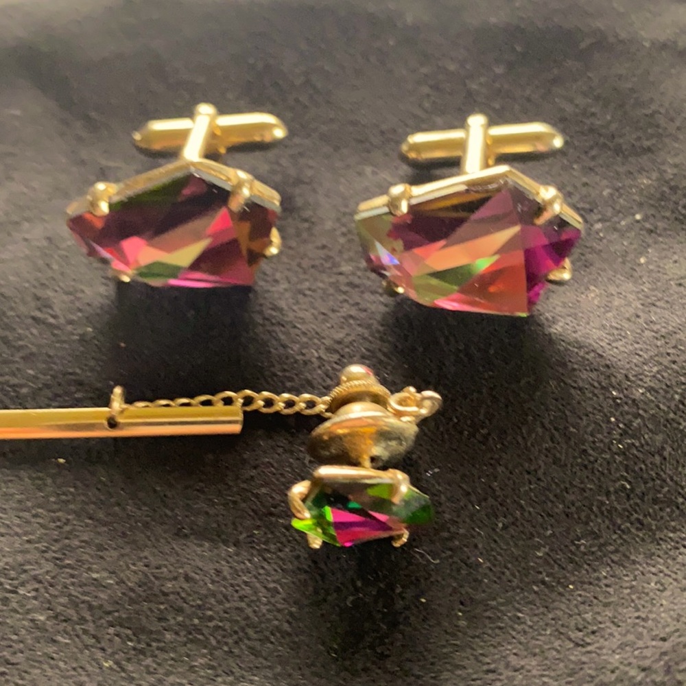 Vintage SWANK marked stunning rivoli crystal iridescent gold tone cuff link set
